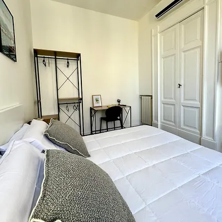 Lägenhet Montesanto Charm Centro Storico